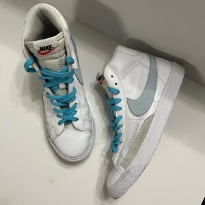 NIKE blazer high top‎ shoes light blue swoosh with blue laces 7Y or 8.5W
